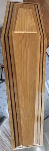 Cercueil Tonin en pin avec trappe plexi vissée