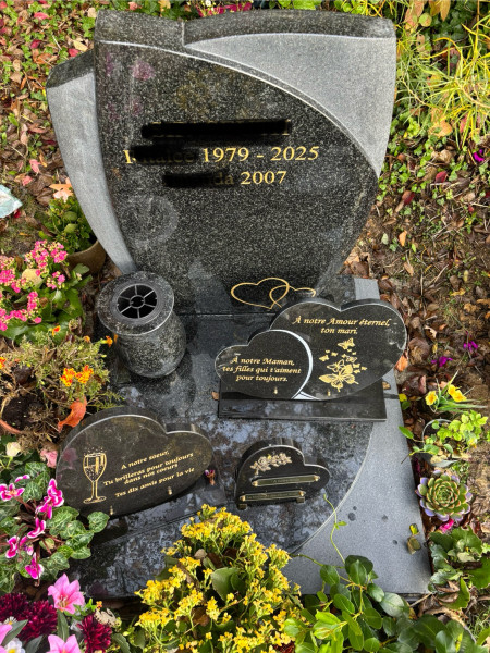 Monument cinéraire Magny le Hongre