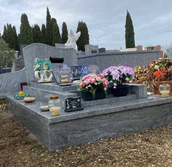 Monument funéraire Magalas