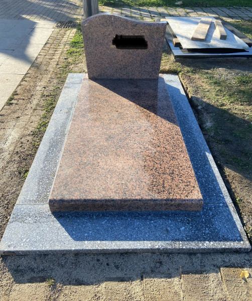 Monument funéraire Serris