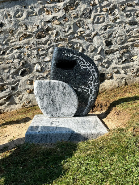 Monument Longny aux Perches
