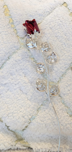 Rose rouge en laiton argent