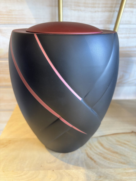 Urne en résine noire et rose