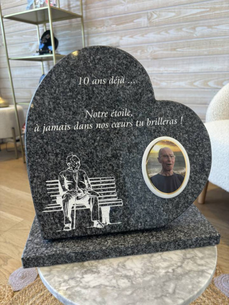 Monument funéraire avec inscription sur-mesure